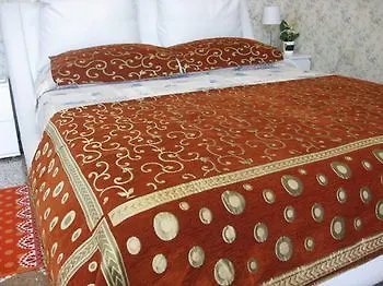 Rosa Cottage Mestre Otel