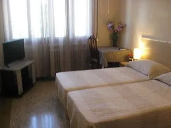Rosa Cottage Mestre
